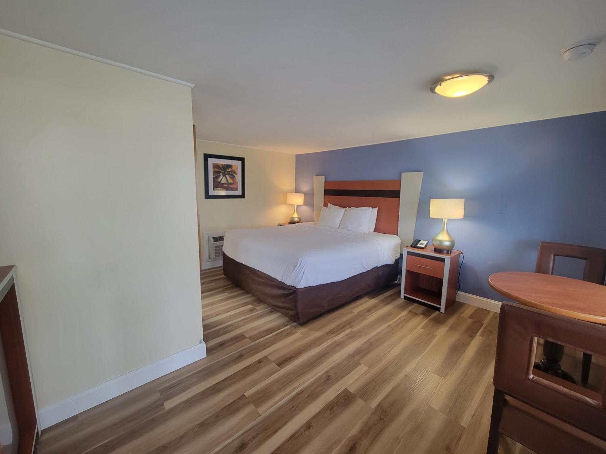 Days Inn By Wyndham - Cape Cod West Yarmouth Exterior photo