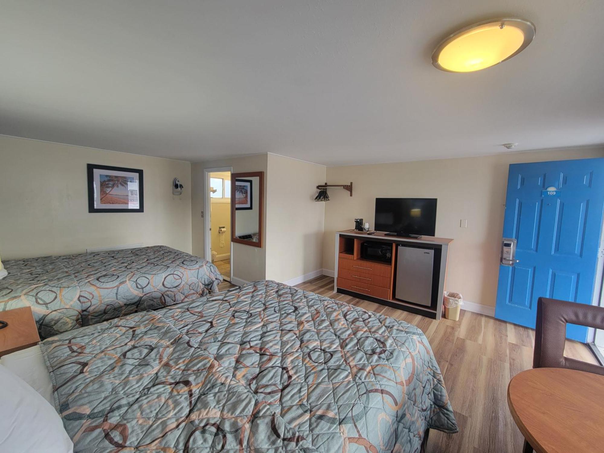Days Inn By Wyndham - Cape Cod West Yarmouth Exterior photo