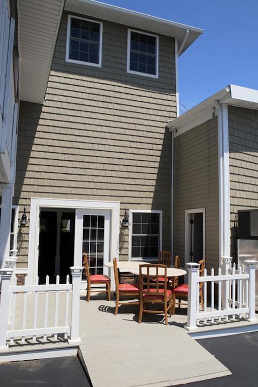 Days Inn By Wyndham - Cape Cod West Yarmouth Exterior photo