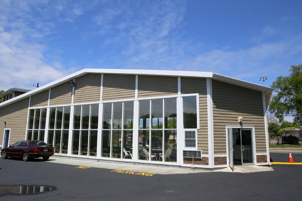 Days Inn By Wyndham - Cape Cod West Yarmouth Exterior photo